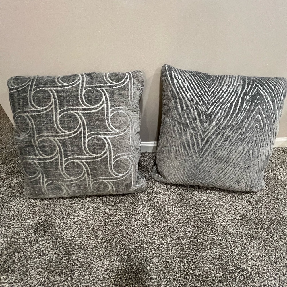 Large Throw pillows - shark grey